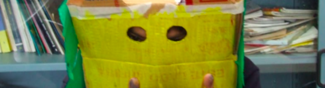 Máscara hecha en carton