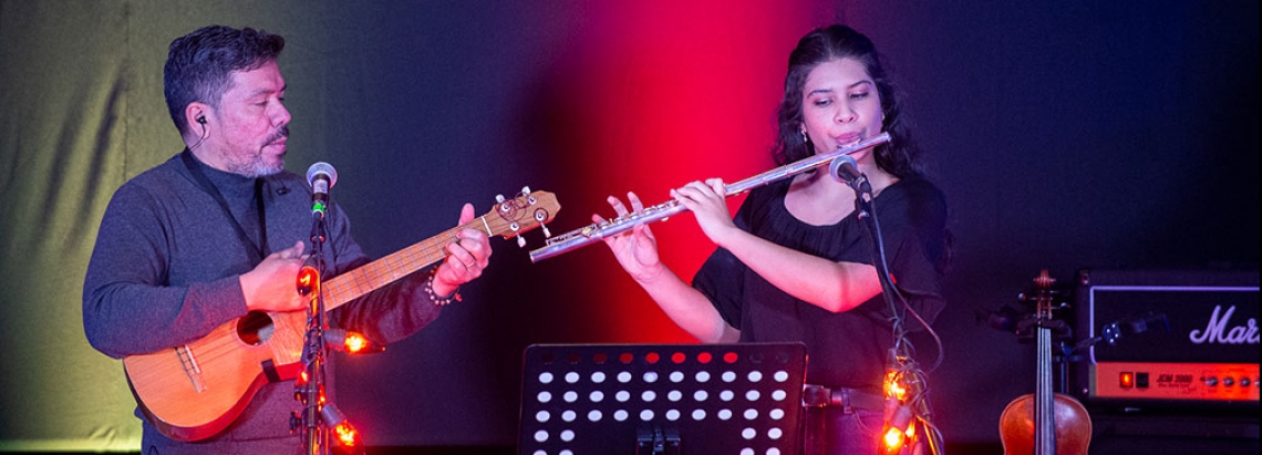 Músicos Jose y Paola Ramírez en Sala Gaitán