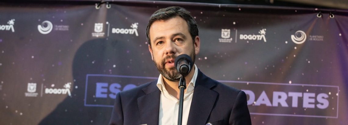 Carlos Galán, Alcalde de Bogotá en el Planetario de Bogotá