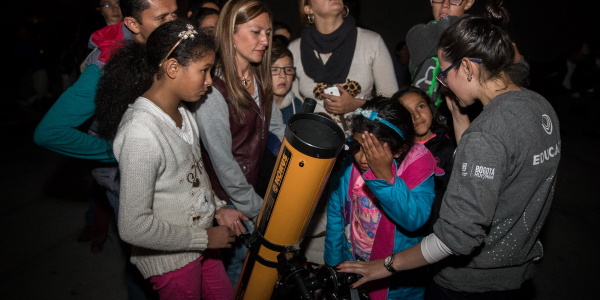 Observe la Luna y la Nebulosa de Orión con telescopios profesionales desde el Planetario de Bogotá