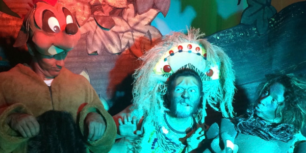 Actores representandi escena de Simba, El príncipe León en Usaquén