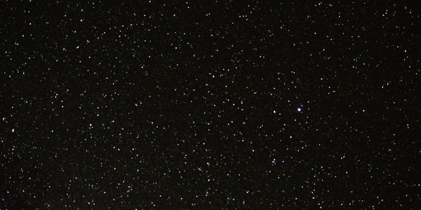 Fotografía de Tobias Kleinlersher en Wikimedia Commons - Stars in the sky.