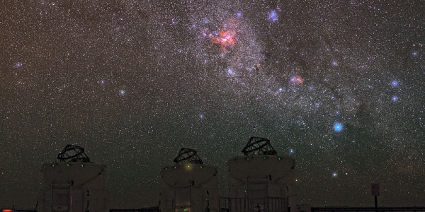 Cielo nocturno en ESO Observatorio de Paranal - Wikimedia Commons