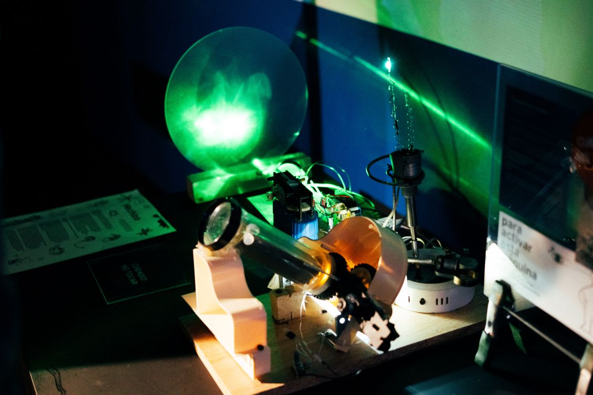 Máquina Transimisión estelar de Felipe Amaya