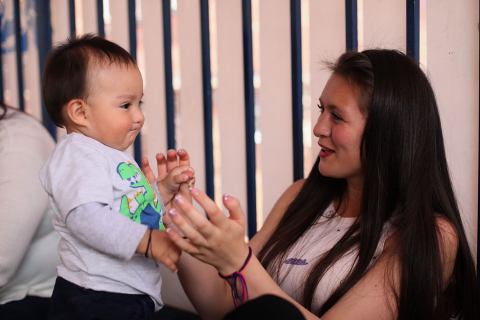 Bebé y mama