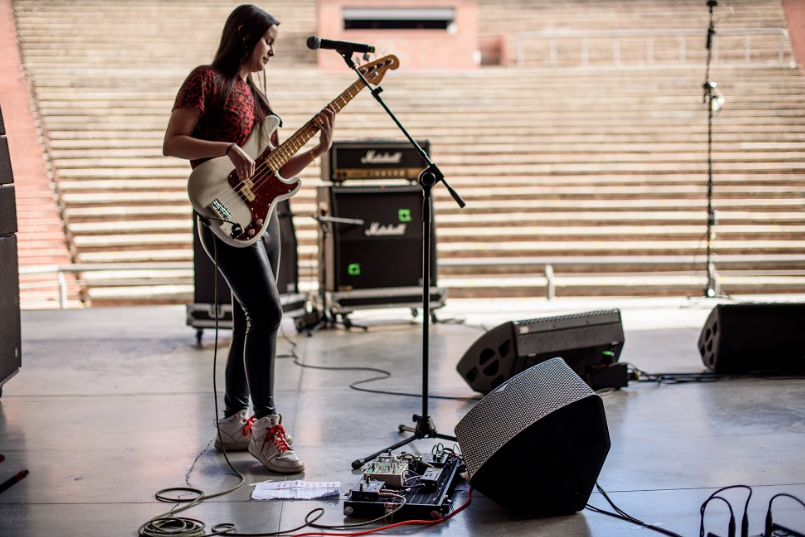 El rock y el punk inundaron de sonidos la tarima de La Media Torta