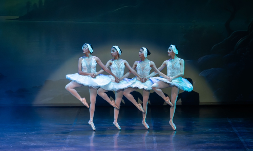 mujeres bailando ballet