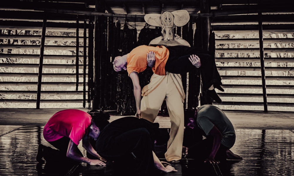 artistas en escena
