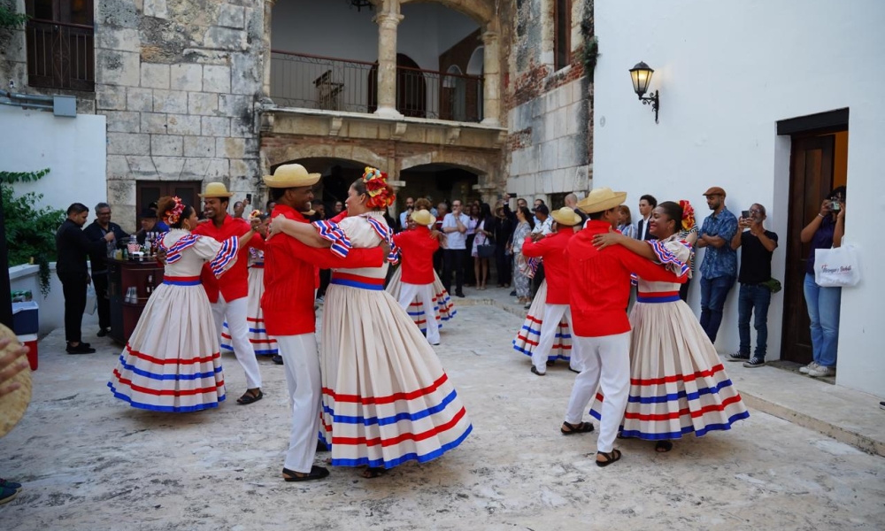 BACHATA Y MERENGUE