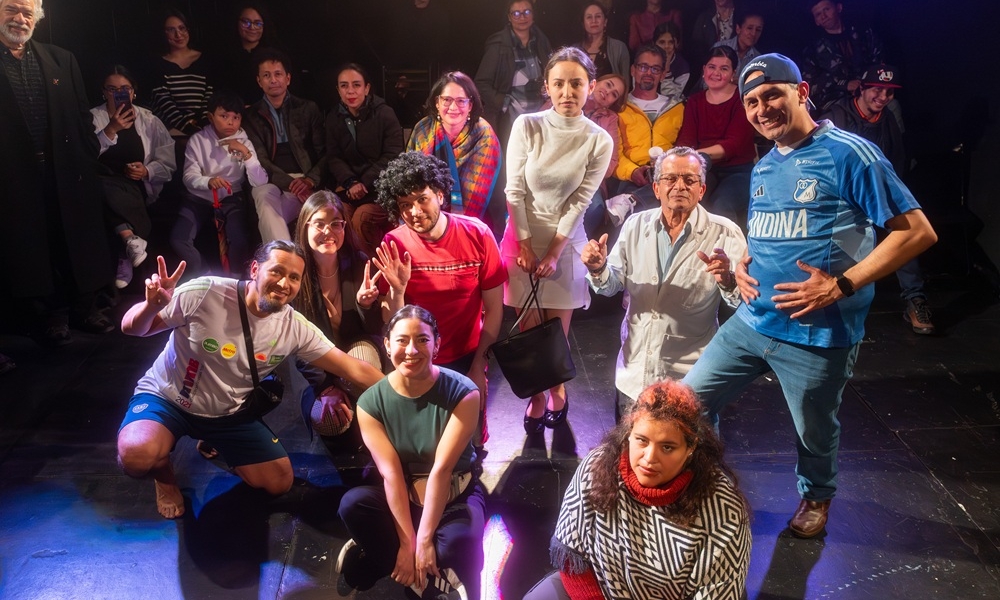 Participantes del área de teatro del programa Crea