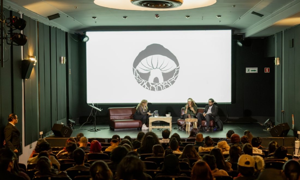 Imagen de la charla de apertura del laboratorio Habitar con el Micelio