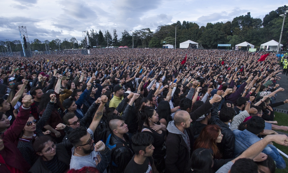 Rock al Parque Publico disfrutando de Rock al Parque