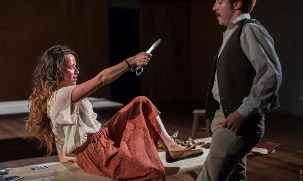 Obra de teatro Ana en el Trópico personajes en escena