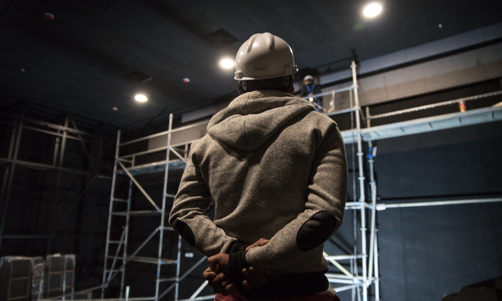 Obrero de la nueva Cinemateca de Bogotá Obrero de la nueva Cinemateca de Bogotá