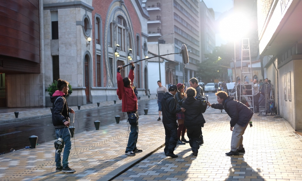 Rodaje en Bogotá Grupo de personas en rodaje