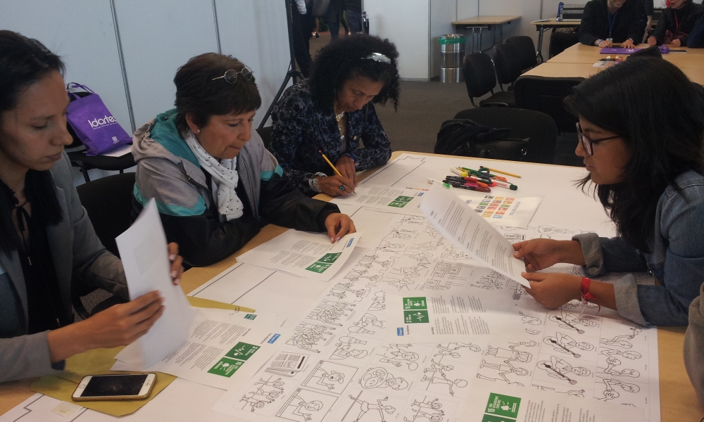 Artes Escénicas Emprende Personas trabajando en taller