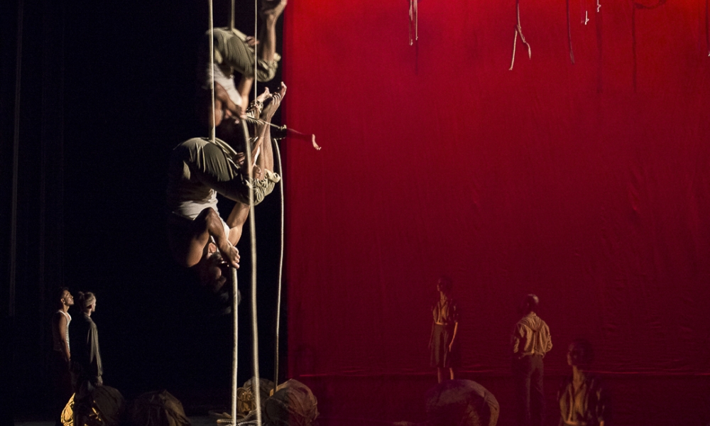 Foto: Raices Flojas de La Gata Cirko - Lanzamiento del FTB 2017 Puesta en escena circo