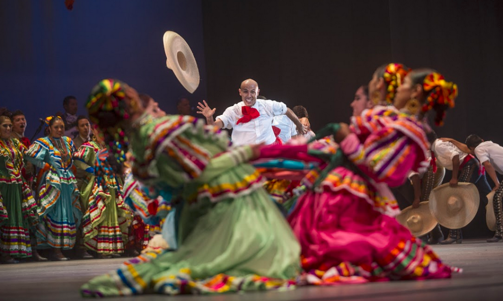 Ballet Folklóriko de la Universidad de Colima