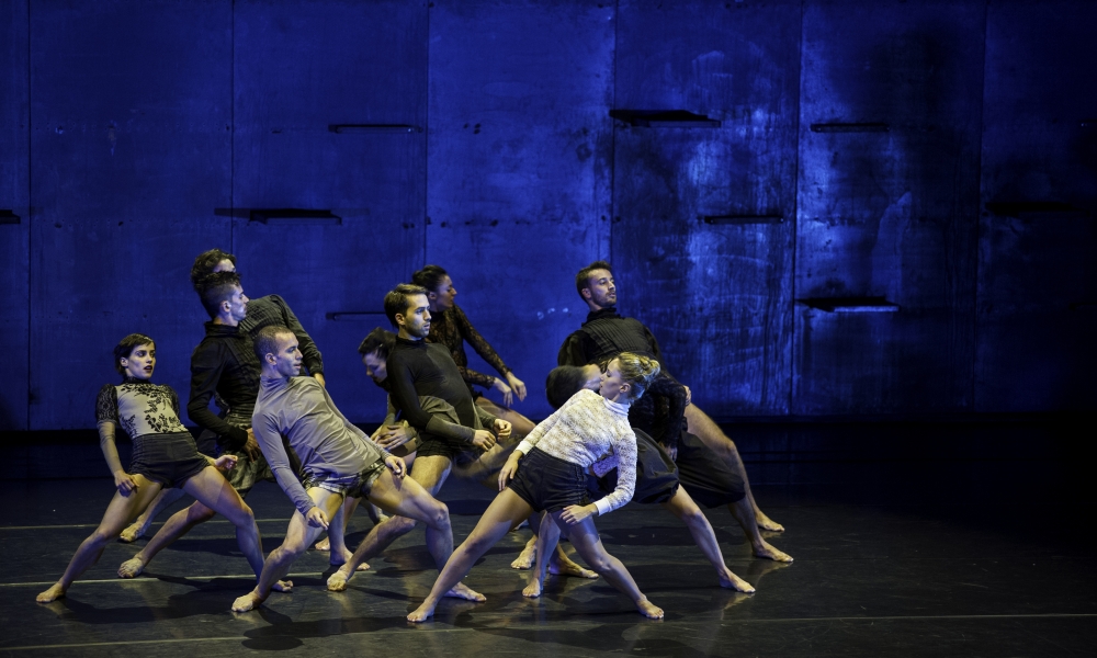 Vértigo, Danza en la ciudad