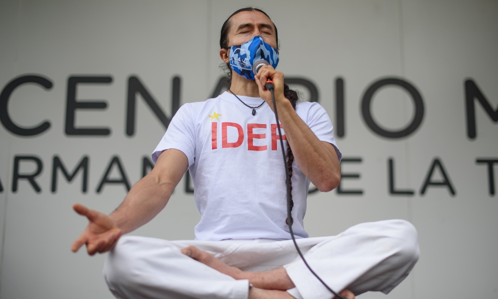 Meditación Persona meditando