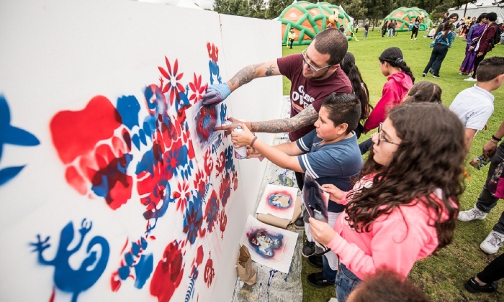 Durante una de las versiones del Festival Crea en el Parque Simón Bolívar Durante una de las versiones del Festival Crea en el Parque Simón Bolívar