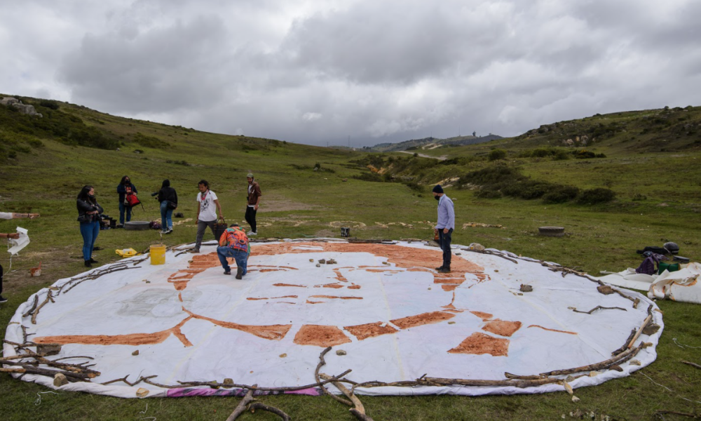 El Circuito Borde Sur Arte y Memoria es una estrategia territorial del Idartes, en Ciudad Bolívar y Bosa. Foto: Math Valbuena. El Circuito Borde Sur Arte y Memoria es una estrategia territorial del Idartes, en Ciudad Bolívar y Bosa. Foto: Math Valbuena.