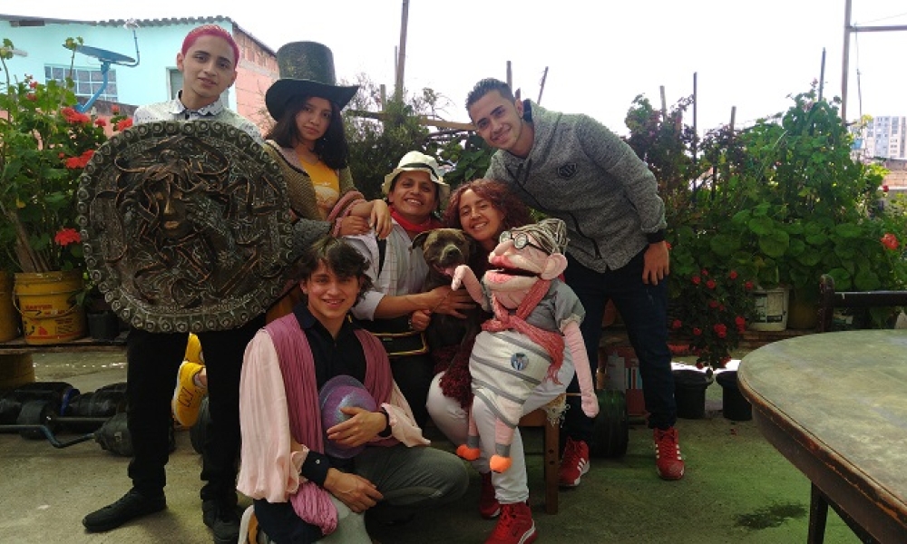 Durante la pandemia muchas familias encontraron en el arte una forma de acercarse. Durante la pandemia muchas familias encontraron en el arte una forma de acercarse.