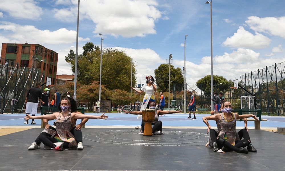 Danza en la Ciudad, foto de Mathew Valbuena Danza en la Ciudad, foto de Mathew Valbuena