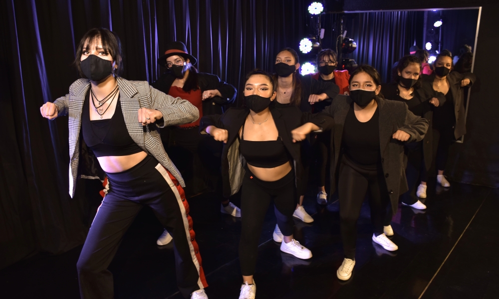 Dance One Crew programa crea