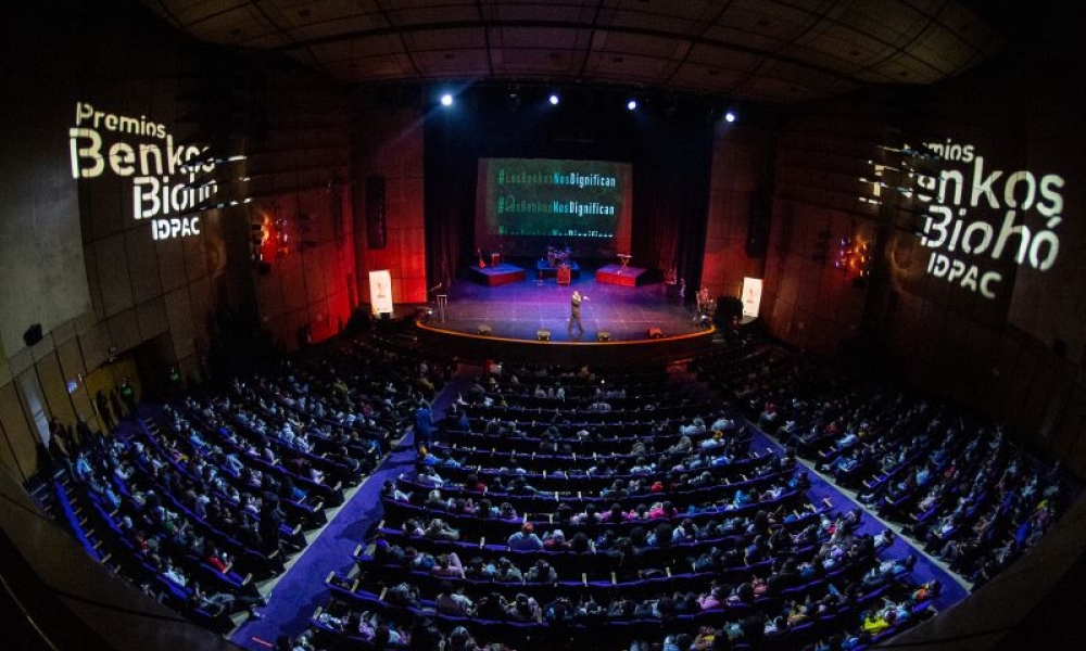 Fotografía: Juan Santacruz. Asistentes sentados en el Teatro Jorge Eliécer Gaitán.