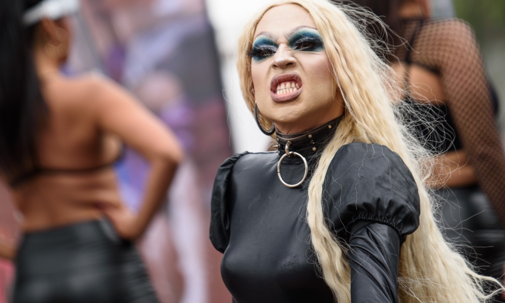 A un brochazo del drag, Arte en movimiento Queer, Los cinco elementos del Vogue y Move your heels son algunos de los talleres que presenta la Casona de la Danza en el mes de junio. Artista en espacio público