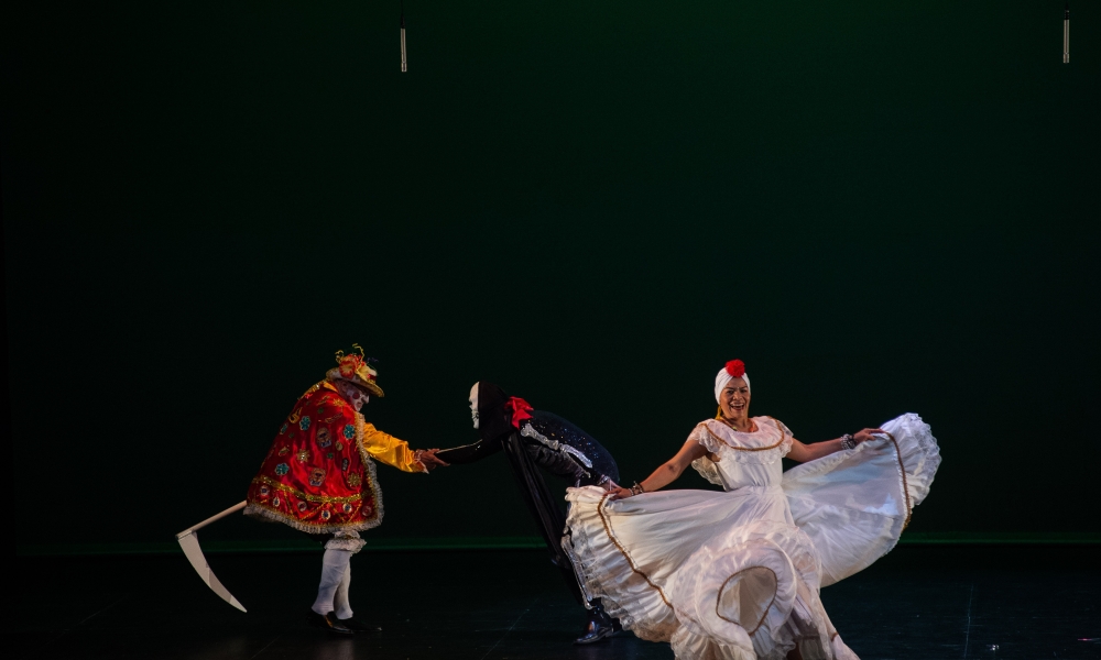Las artes escénicas serán protagonistas en la programación del Instituto Distrital de las Artes - Idartes. Dos bailarines en escena