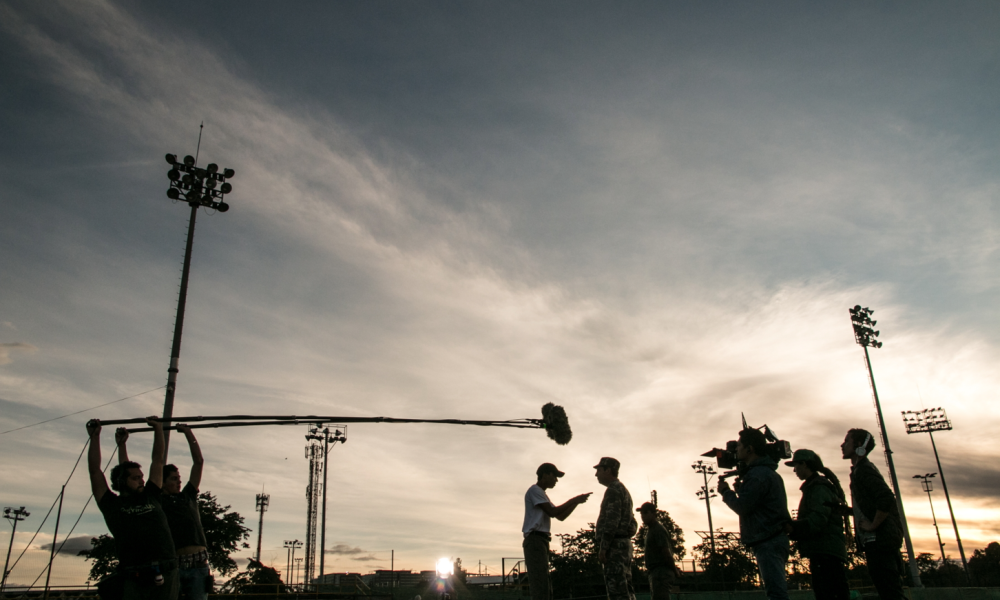 Del 20 al 22 de septiembre, Bogotá será sede del Cineposium 2022. Equipo de grabación de una película
