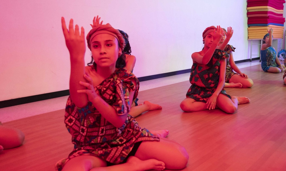 Taller de danza en un centro de Formación Crea. 
