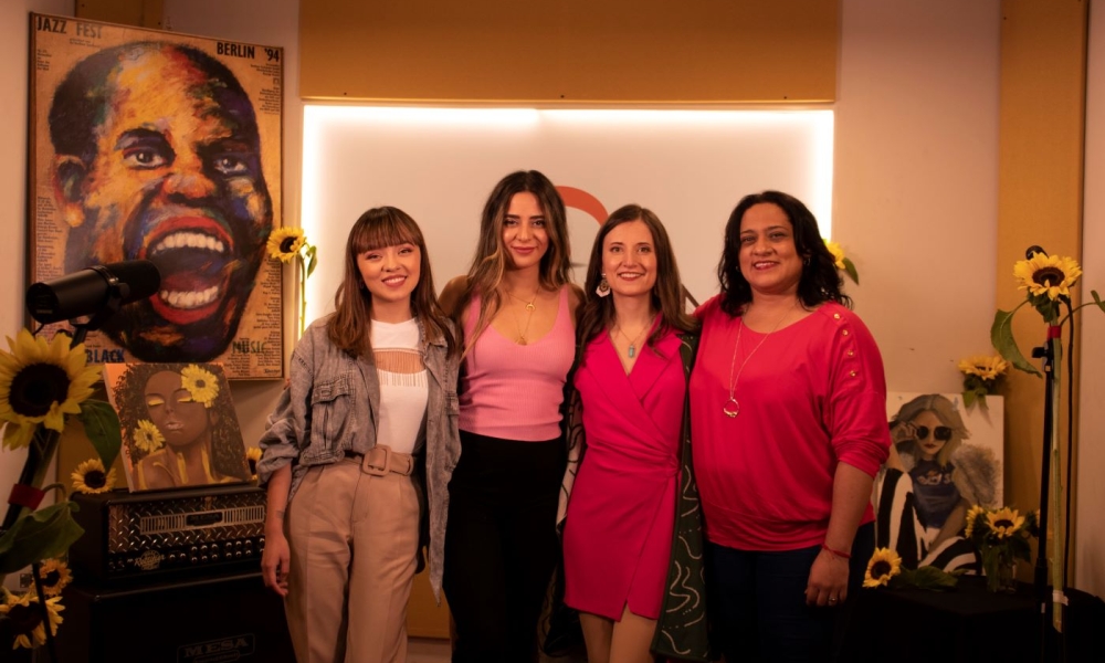 4 mujeres de distintas diversidades y edades 4 mujeres de distintas diversidades y edades