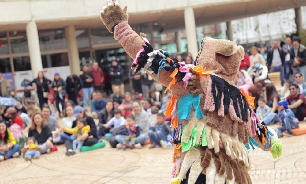 Concierto de Nidos plaza México Artista en concierto para niños