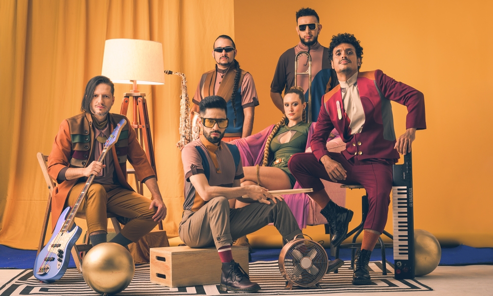 Puerto Candelaria Grupo musical posa para la cámara