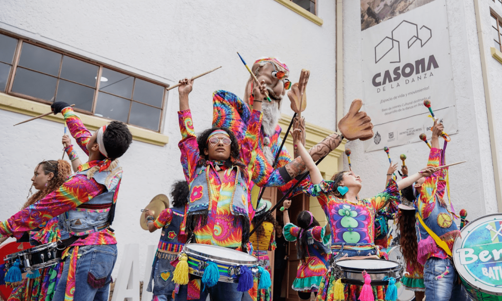 Toma bailada en La Casona de la Danza Comparsa danzante en La Casona de la Danza