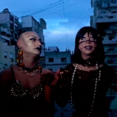 Dos mujeres trans 