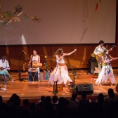 Show artístico para niños con cantante y bailarines 