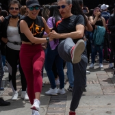 Público bailando
