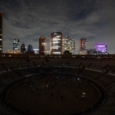 Acción pública de memoria en la Plaza de toros Santamaría 2021. 