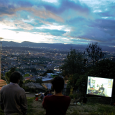Proyección documental en territorio