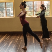 Bailarina en taller en La Casona de la Danza