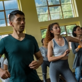 Bailarines en La Casona de la Danza