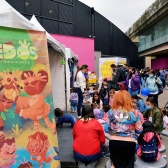 Ingreso al pabellón de Corferias y pendón de Nidos