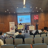 en mesa de participacion presencial