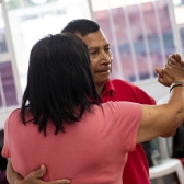 En el Crea Villas del Dorado, el tango se convierte en más que un baile; se transforma en una oportunidad para revivir sueños y construir comunidad. Fotografías por Cristian Martínez - @macapublicidad