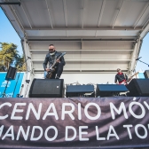 agrupación en escenario móvil