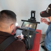 Durante la sesión de stop motion en el taller de audiovisuales del Programa Crea en el Hospital Santa Clara